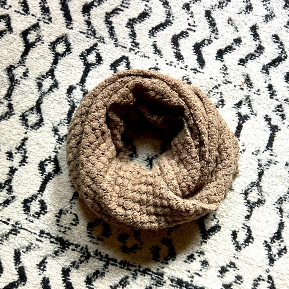 ✨ Infinity scarf - Picture 2 of 4